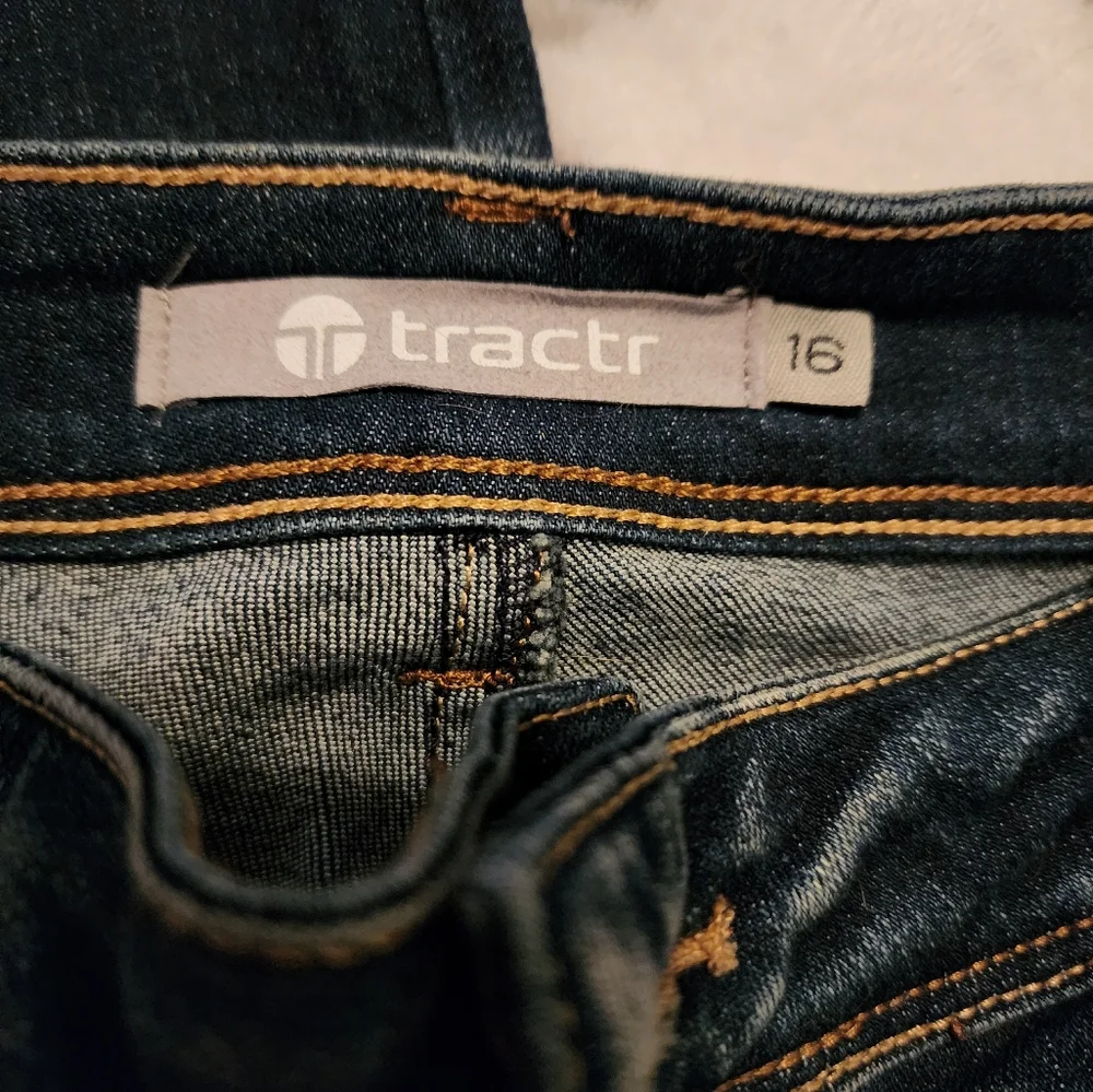 Womens size 16 Tractr jeans, unhemmed bottoms - Picture 2 of 3